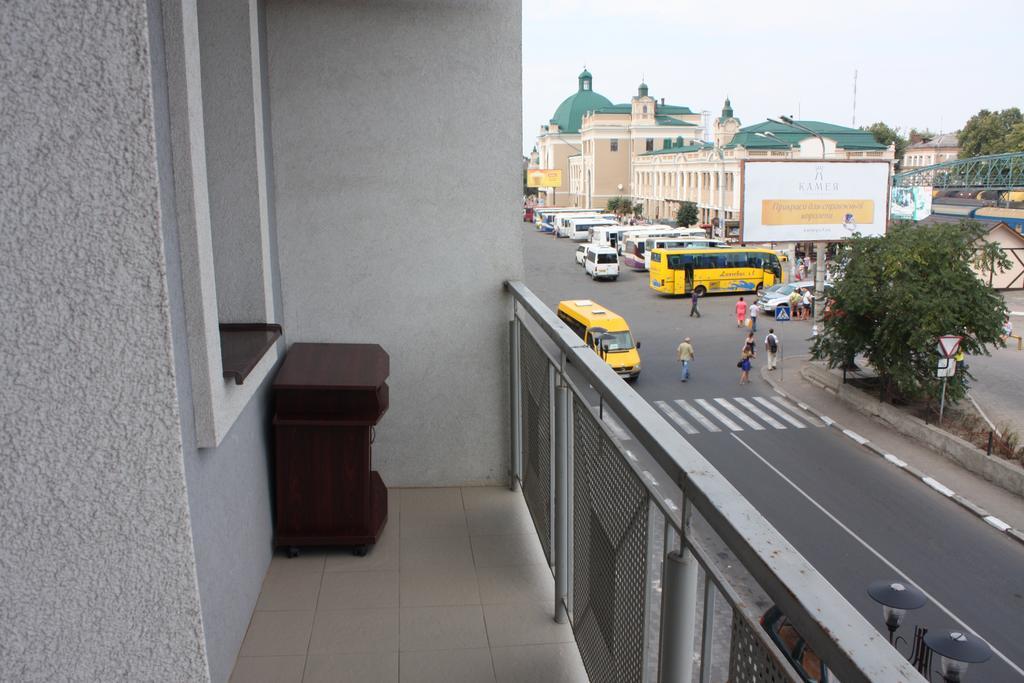 Suite On Railway Station Ivano-Frankivsk Habitación foto